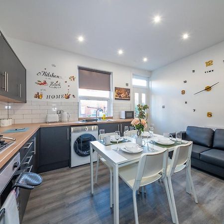 *Rb12S* For Your Most Relaxed & Cosy Stay + Free Parking + Free Fast Wifi * Leeds  Exterior photo